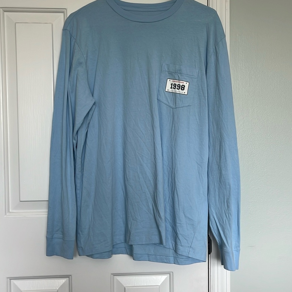 Vineyard Vines tee. No Stains.
